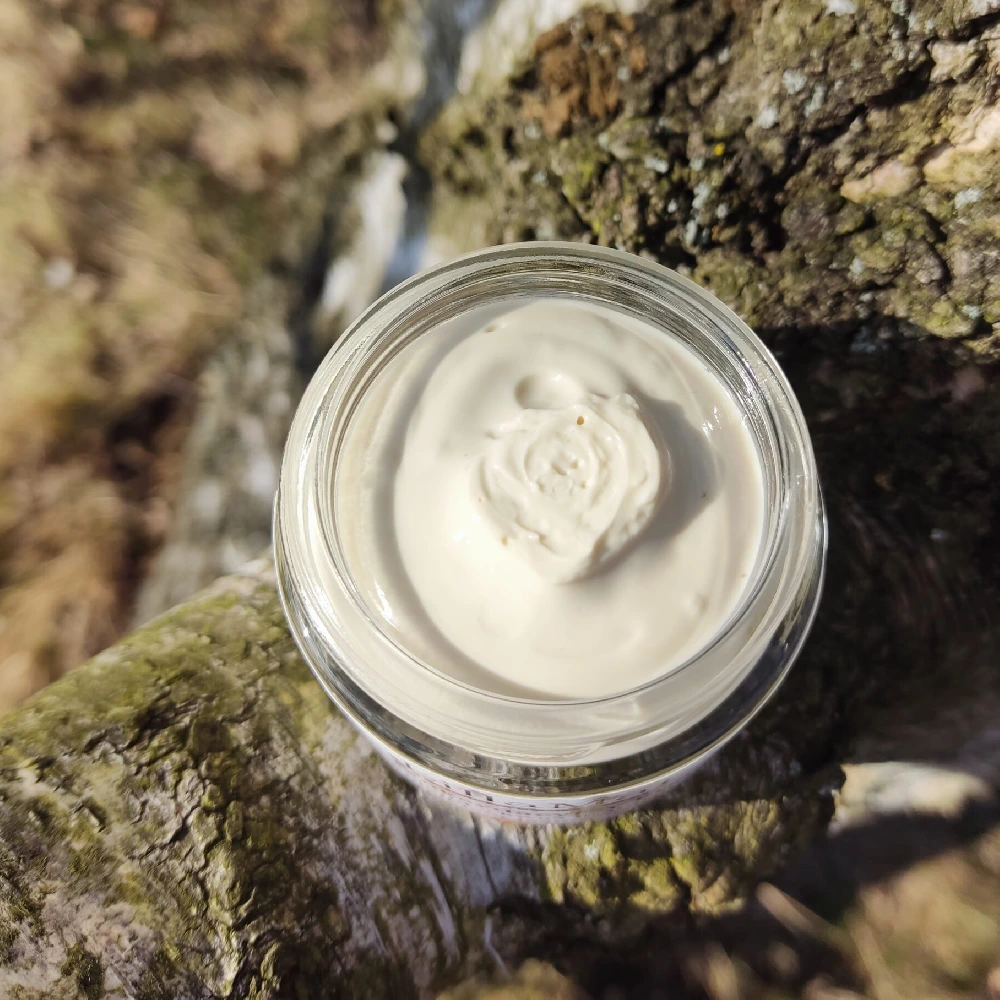 Antyoksydacyjny krem niacynamid+kwas hialuronowy z olejkiem jaśminowym - obrazek 3